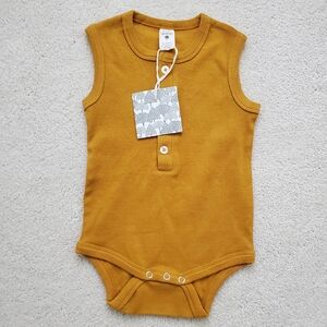 NWT Kate Quinn Golden Ribbed Sleeveless Bodysuit sz12-18m